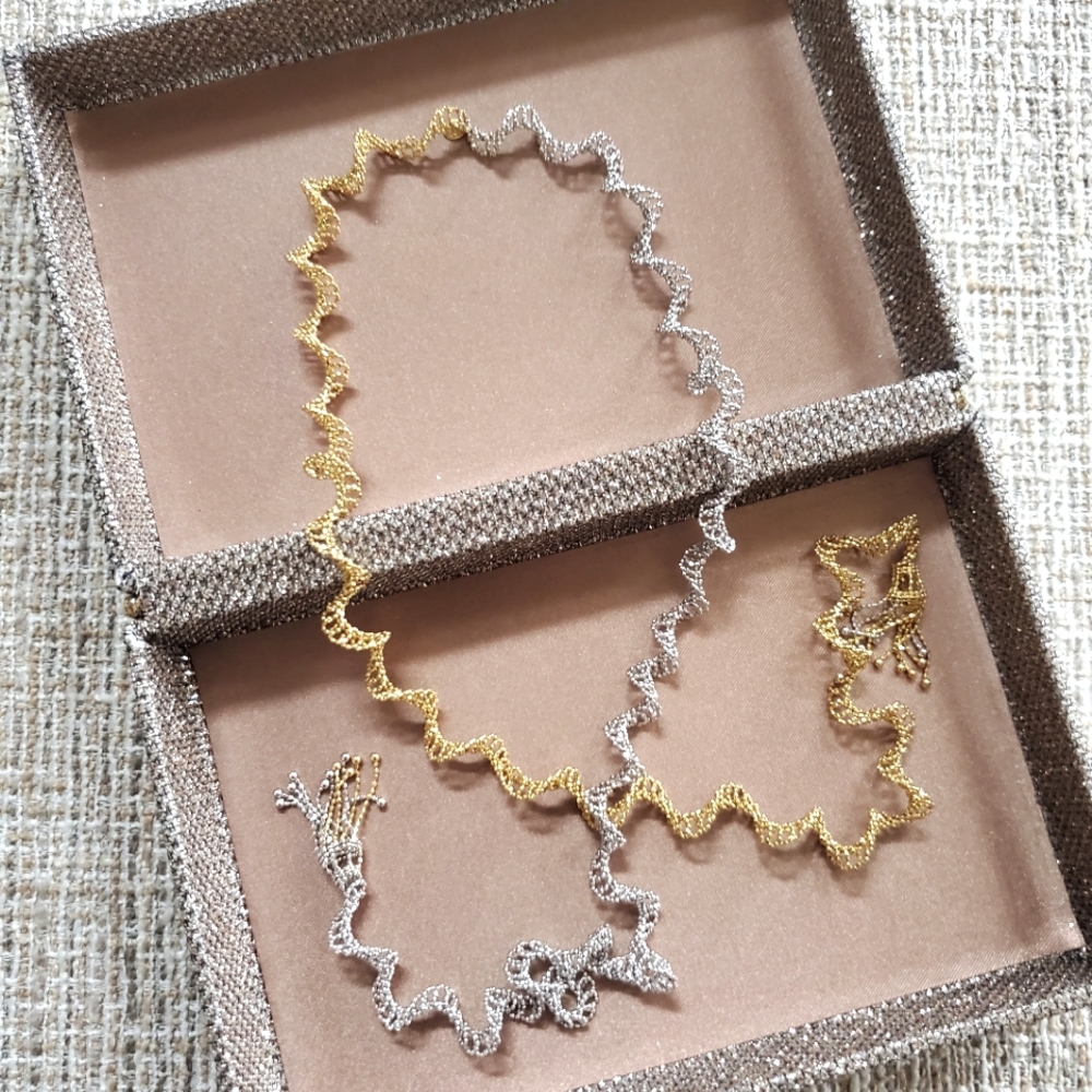 14k Gold Two Tone Spiral Open Necklace